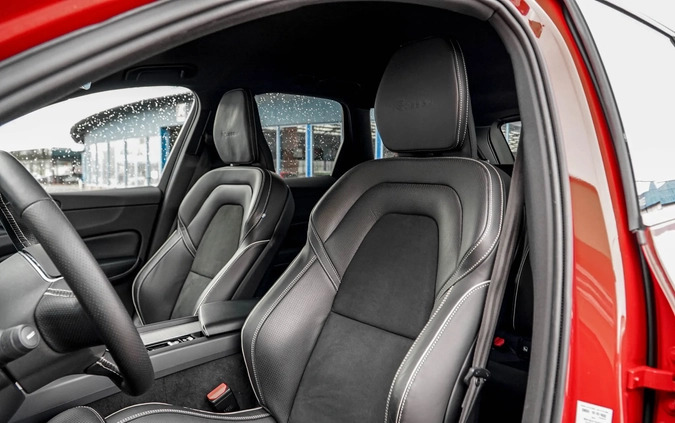 Volvo XC 60 cena 133900 przebieg: 112000, rok produkcji 2018 z Sławno małe 781